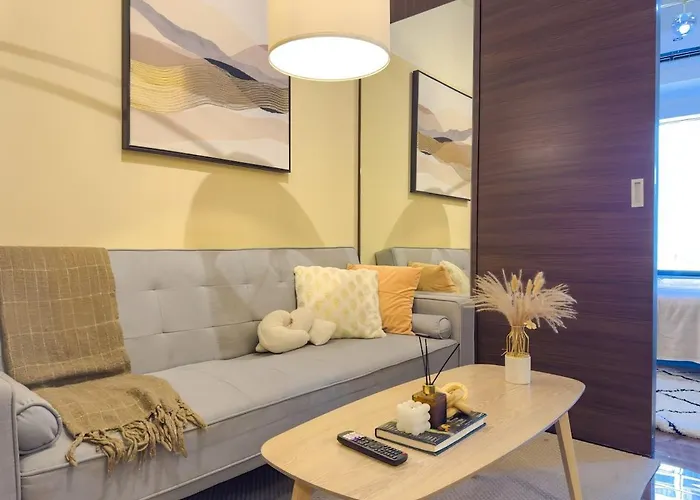 Apartment 1br Makati, Air Residences M010 *