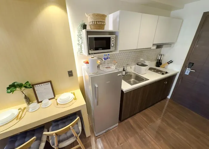 1br Makati, Air Residences M010 Apartment